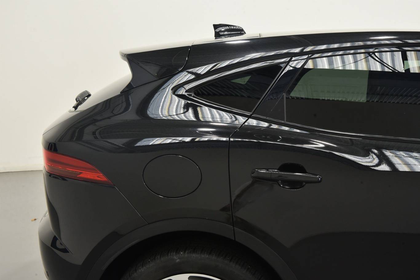 JAGUAR E-Pace 57