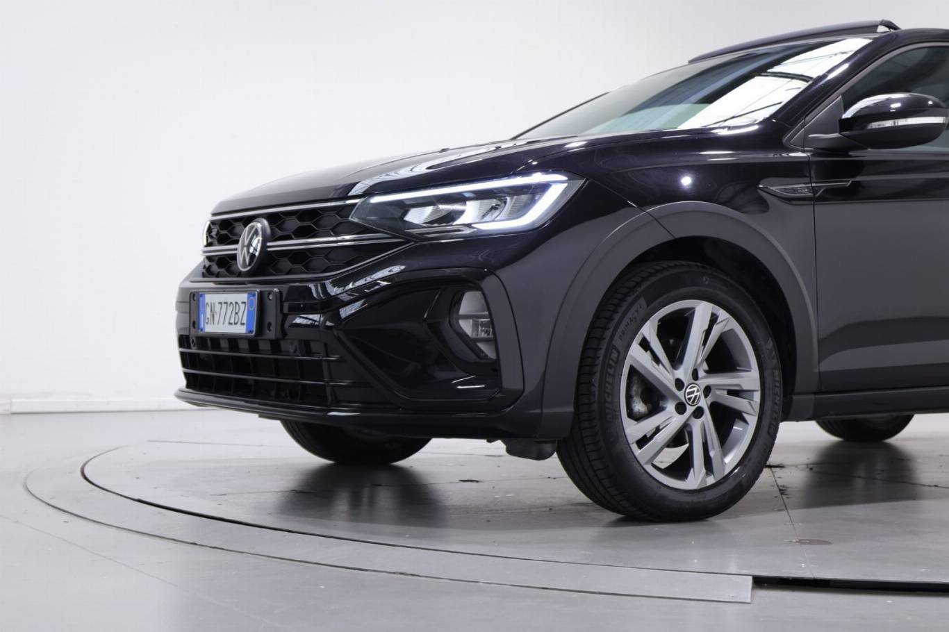 VOLKSWAGEN Taigo 12