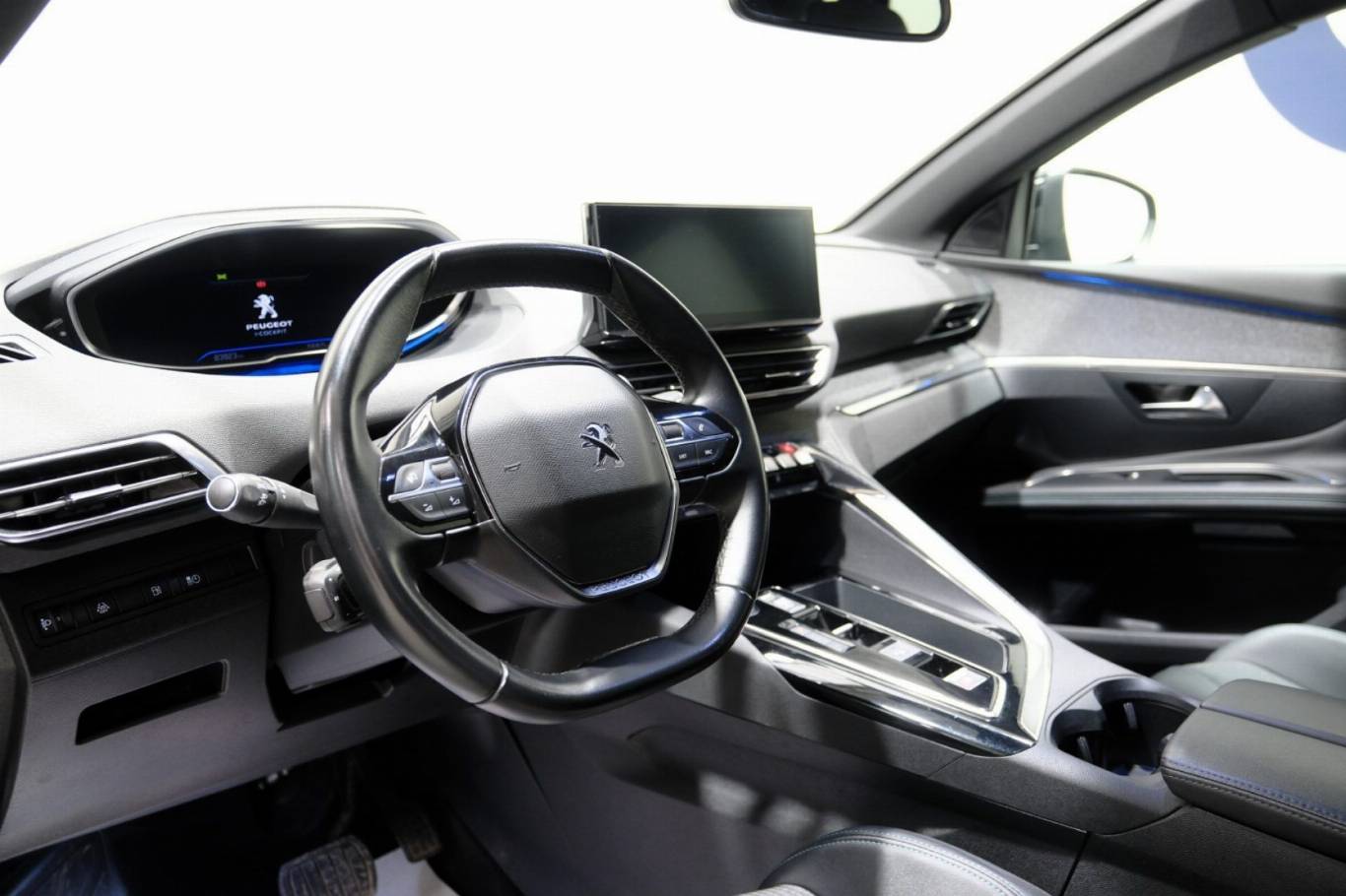 PEUGEOT 3008 5