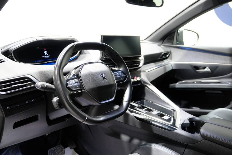 PEUGEOT 3008 5