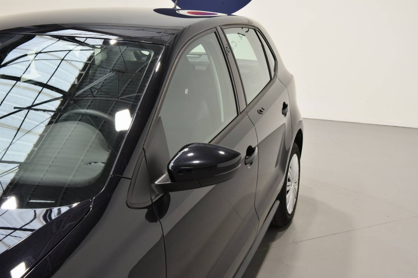 VOLKSWAGEN Polo 51