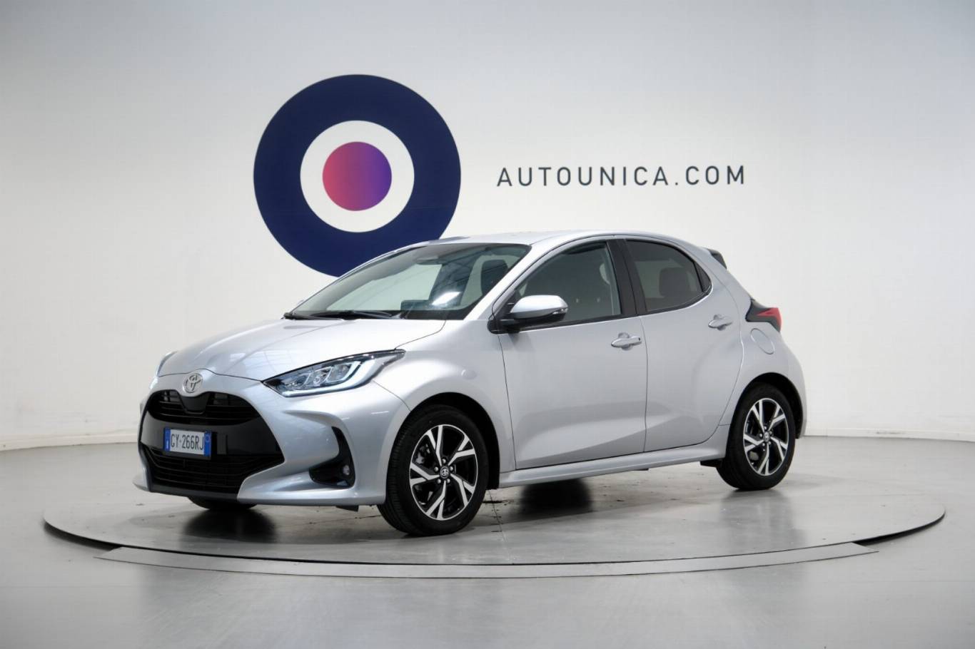 TOYOTA Yaris 1