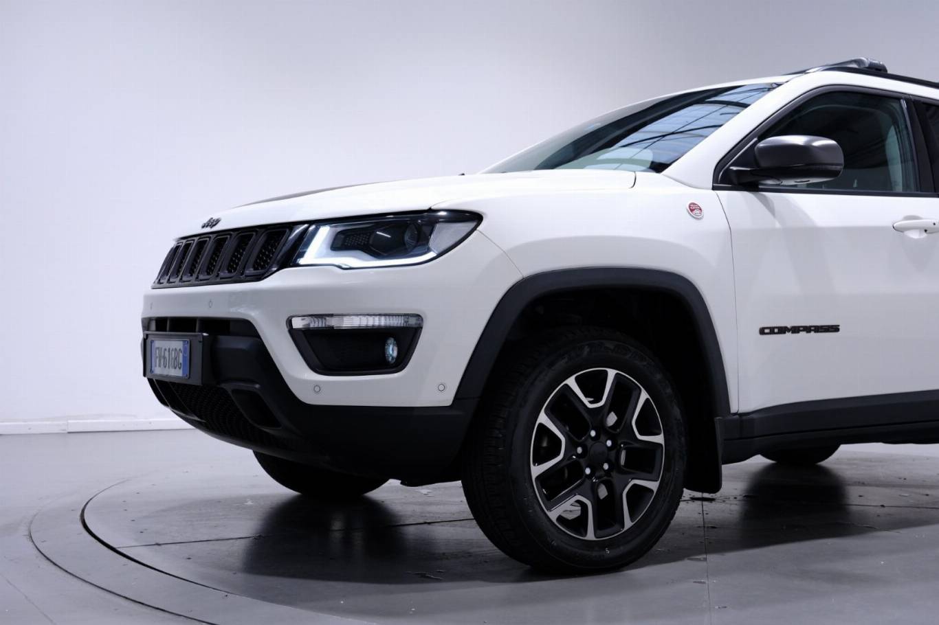 JEEP Compass 57