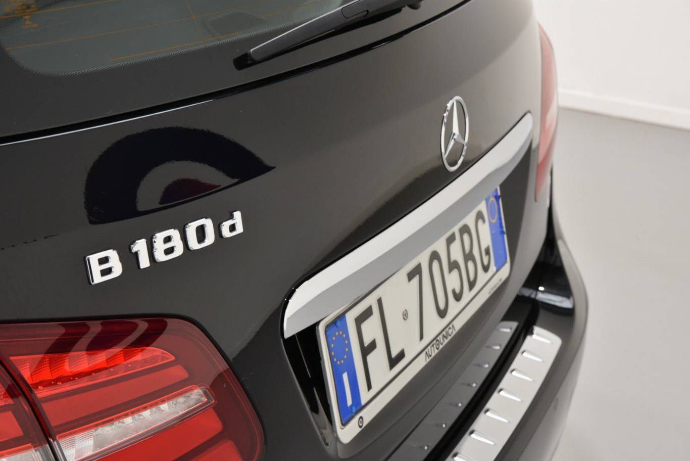 MERCEDES-BENZ B 180 54