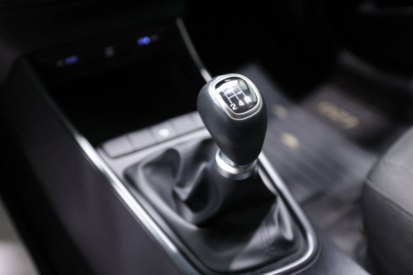 HYUNDAI I20 27