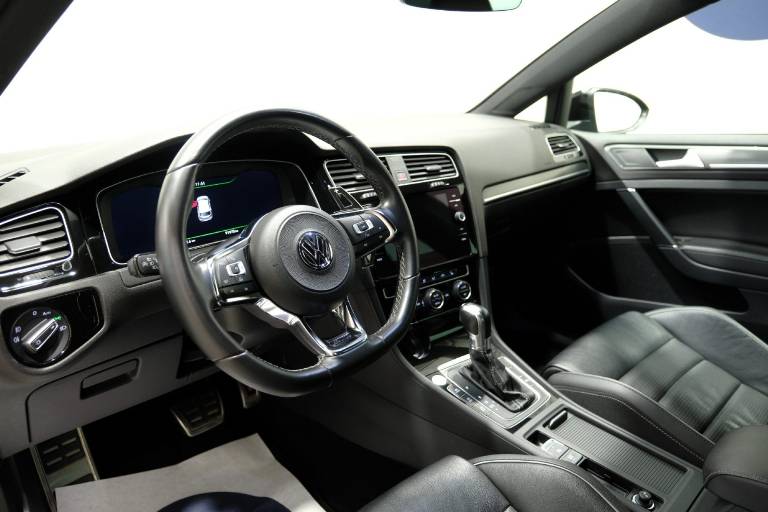 VOLKSWAGEN Golf GTD 5