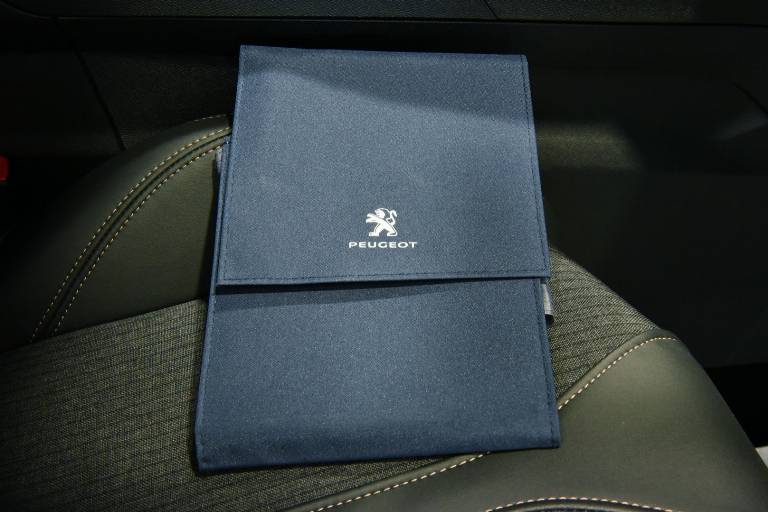 PEUGEOT 5008 54