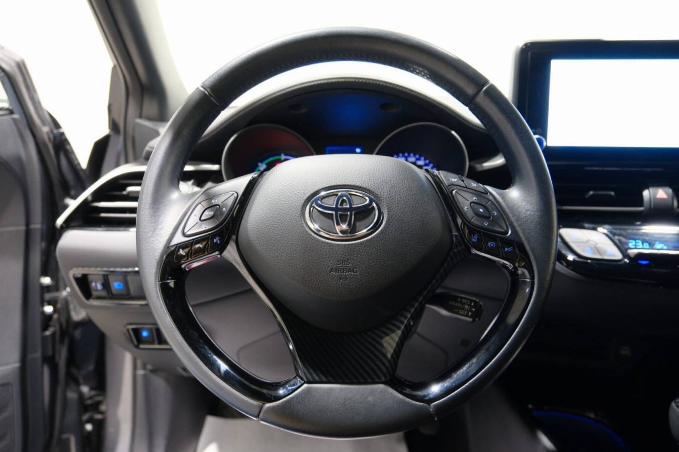 TOYOTA C-HR 7