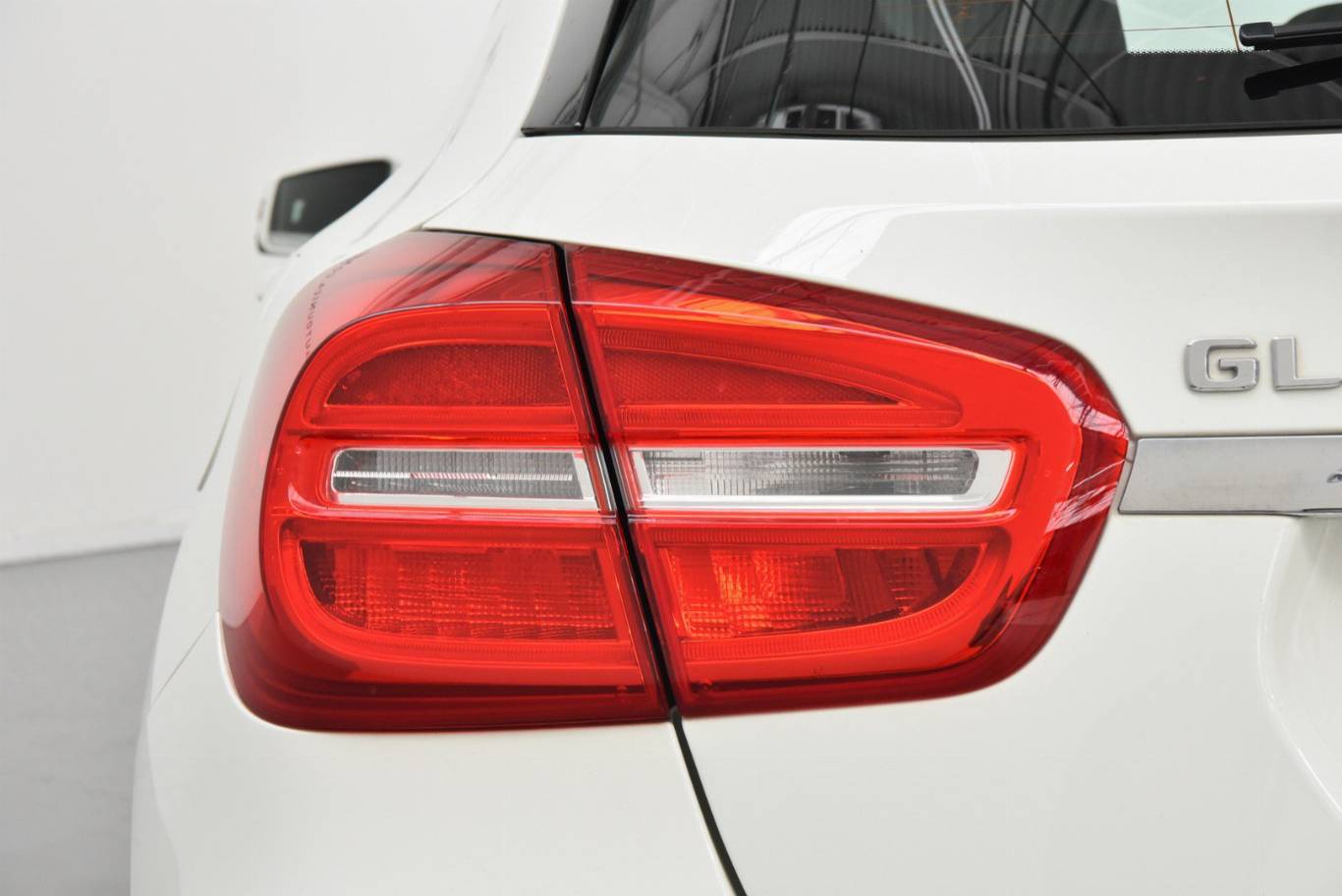 MERCEDES-BENZ GLA 200 35