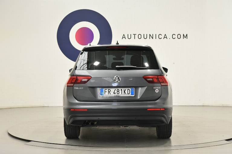 VOLKSWAGEN Tiguan 6