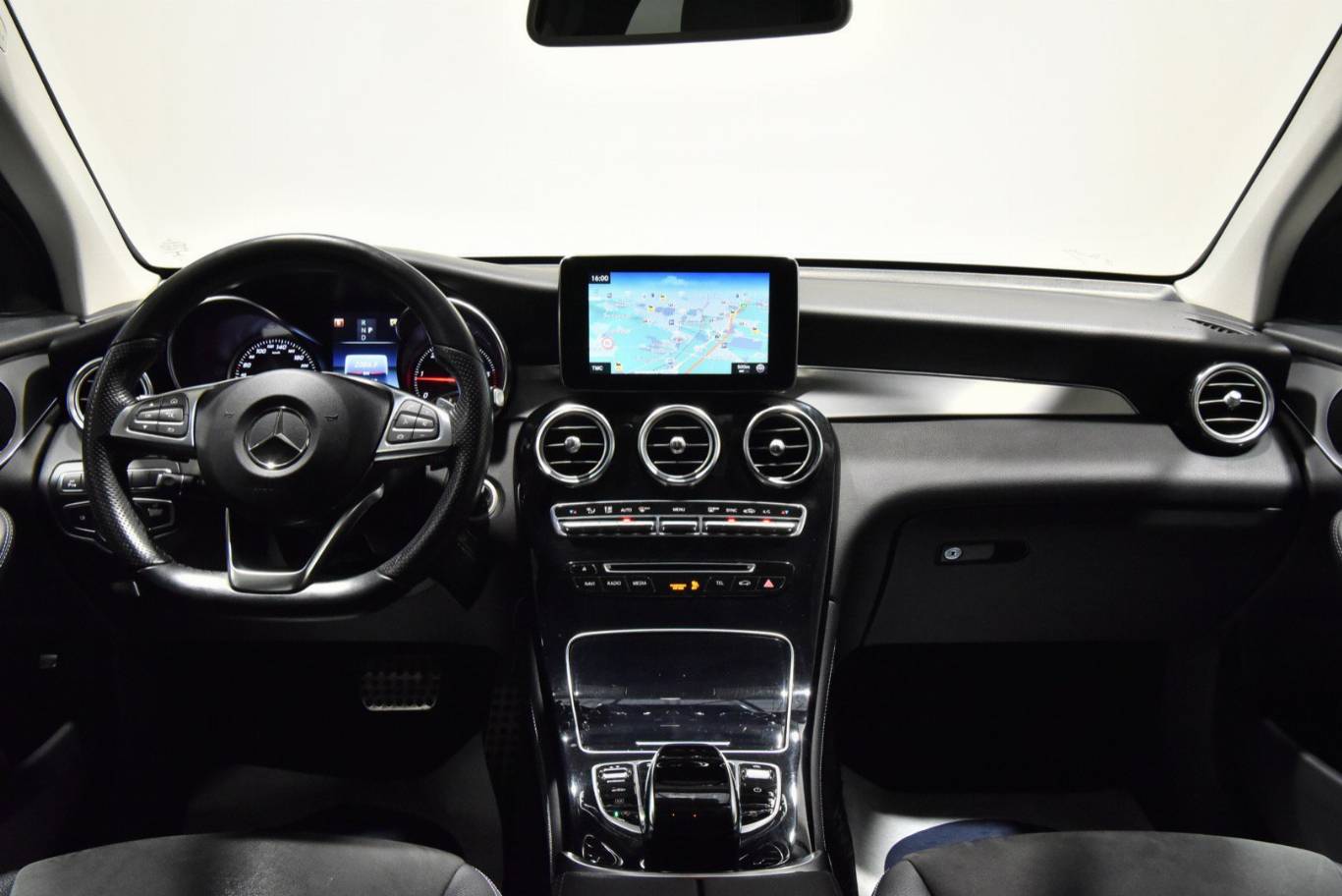MERCEDES-BENZ GLC 220 22