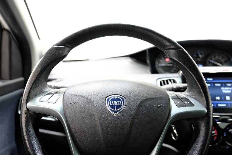 LANCIA Ypsilon 7