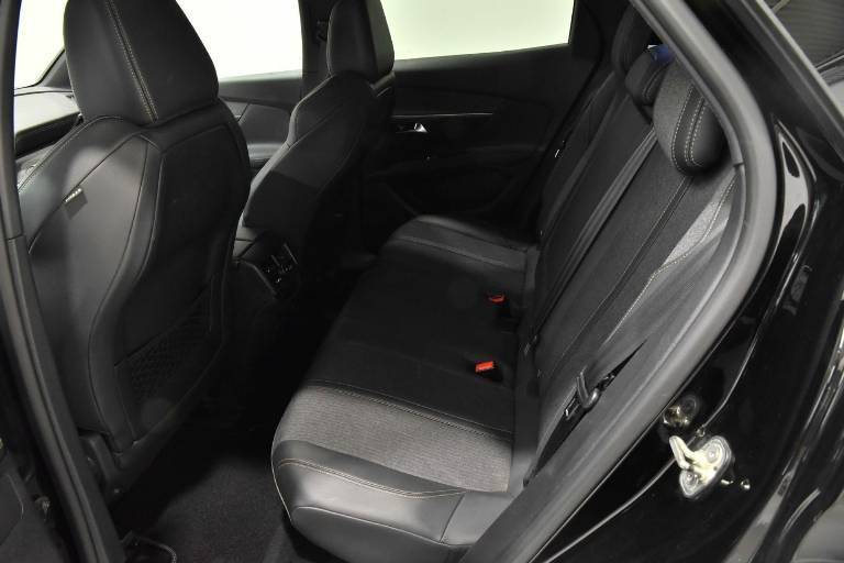 PEUGEOT 3008 29
