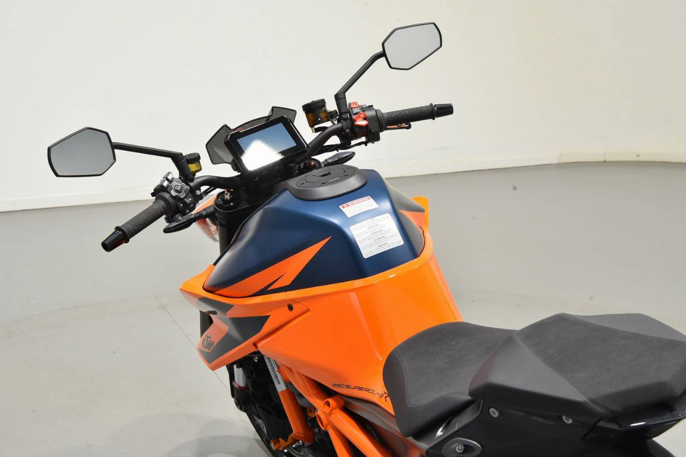 KTM 1290 Super Duke R 33