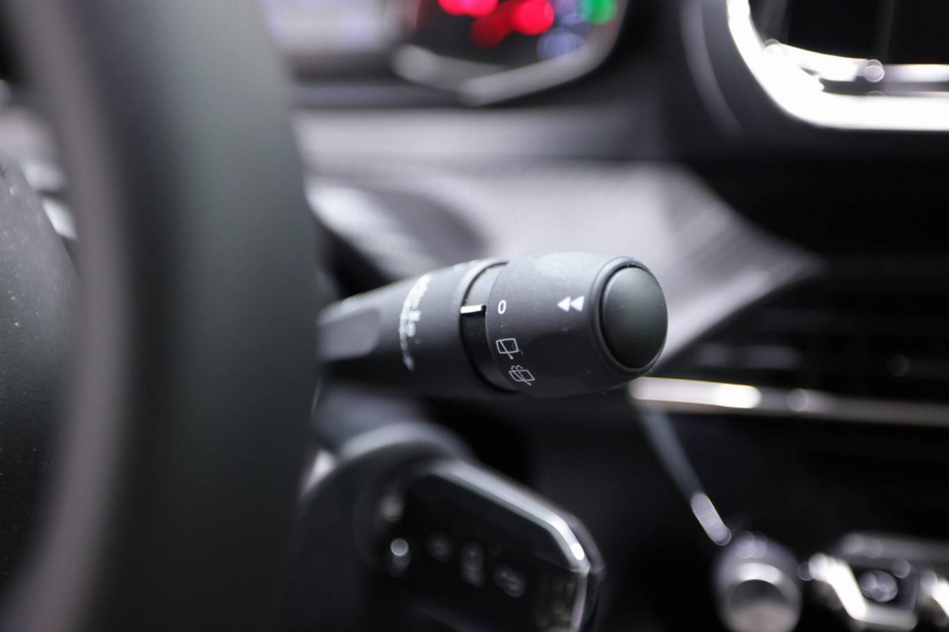PEUGEOT 208 24