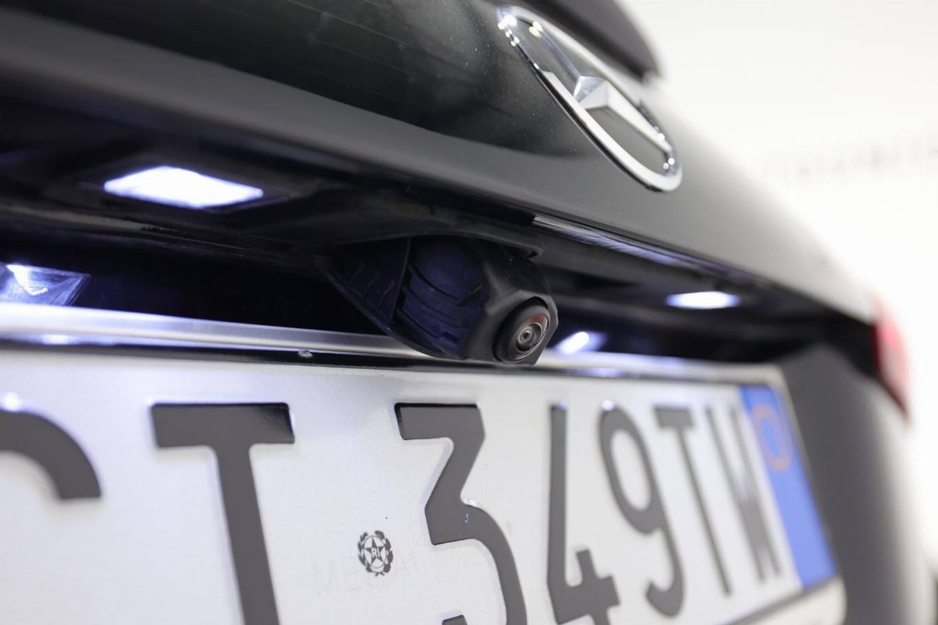 MERCEDES-BENZ A 180 46