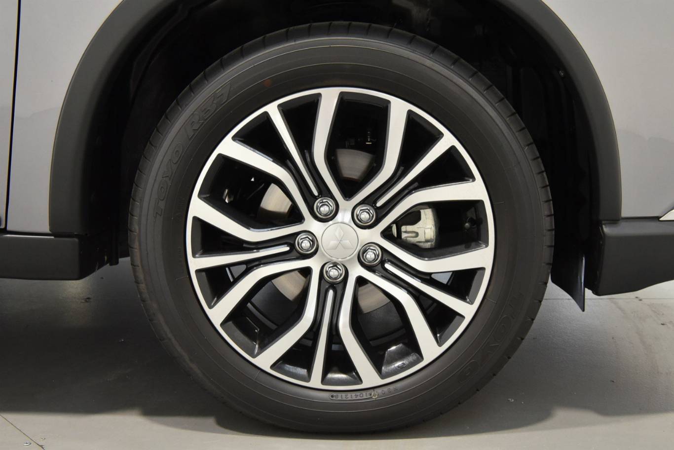 MITSUBISHI Outlander 47