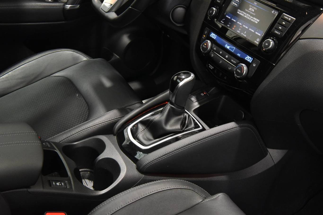 NISSAN Qashqai 28