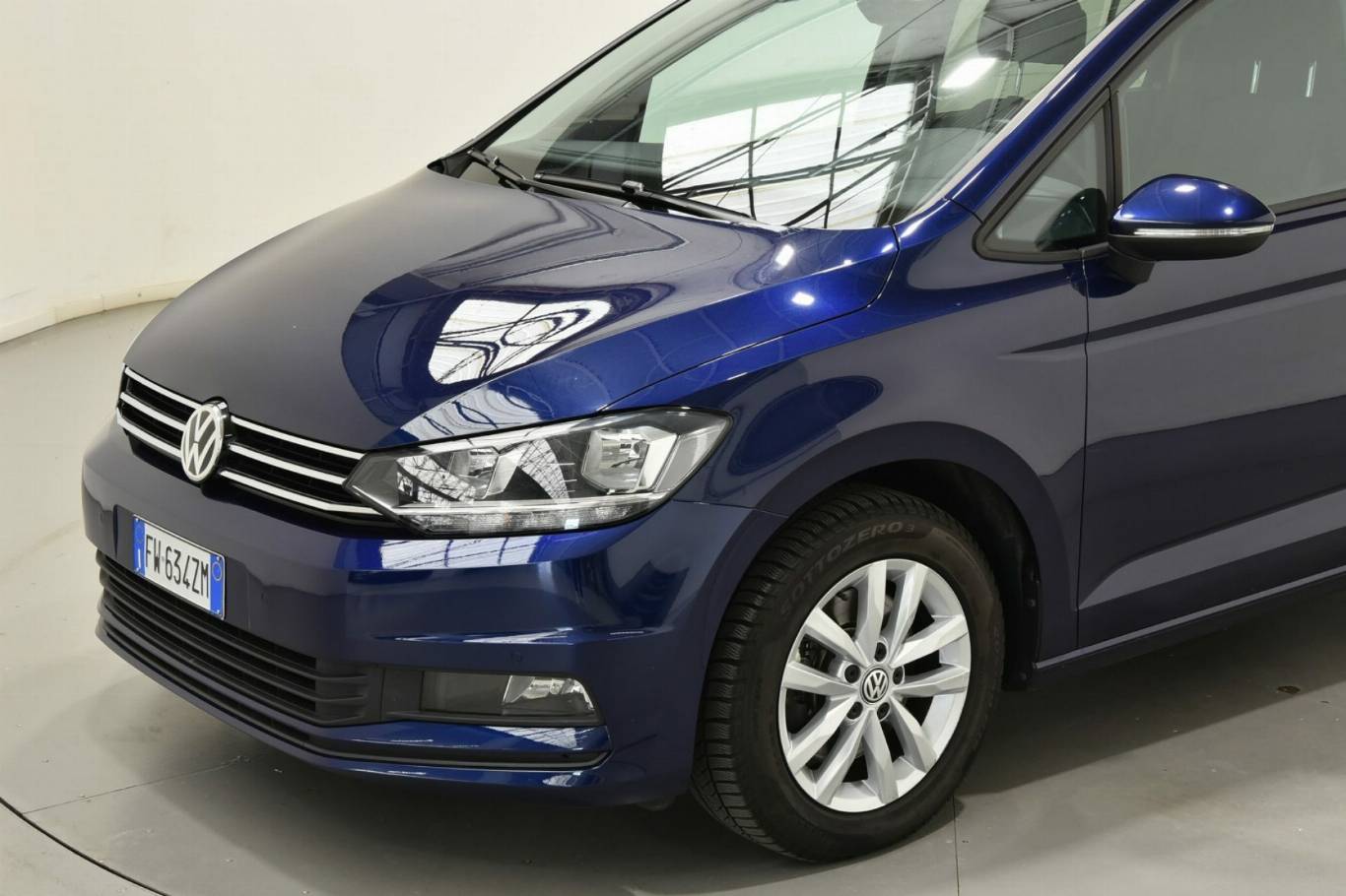 VOLKSWAGEN Touran 33