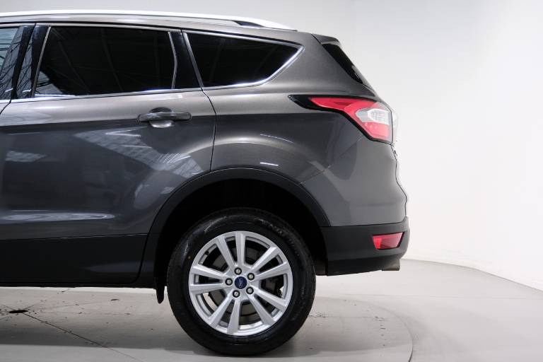 FORD Kuga 44