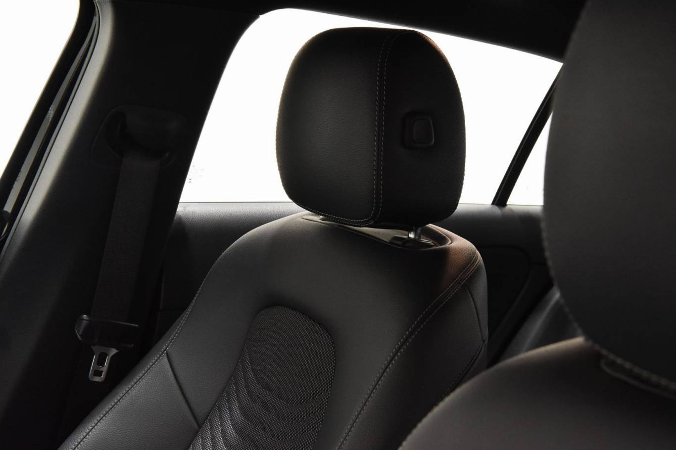 MERCEDES-BENZ A 180 21