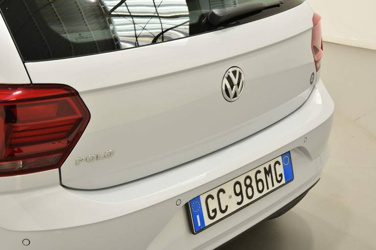VOLKSWAGEN Polo 41