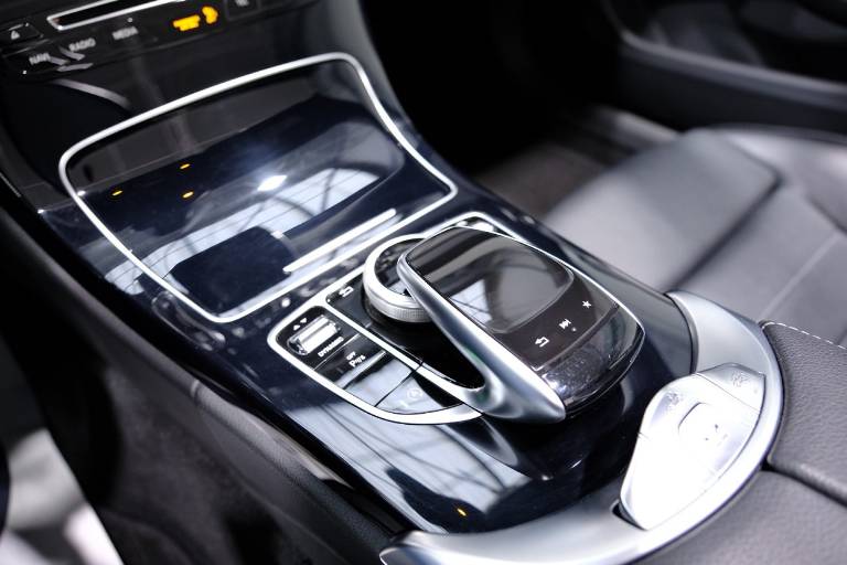 MERCEDES-BENZ C 220 28