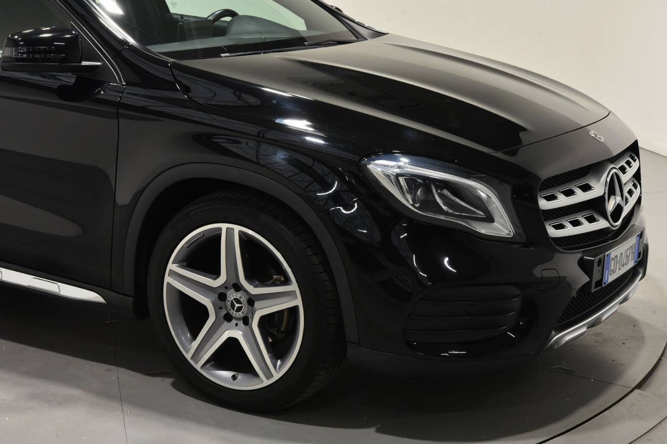 MERCEDES-BENZ GLA 180 16