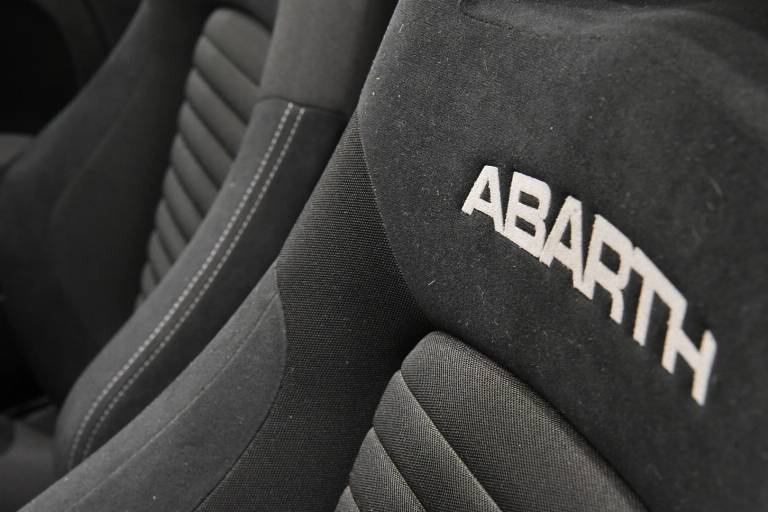 ABARTH 595C 23