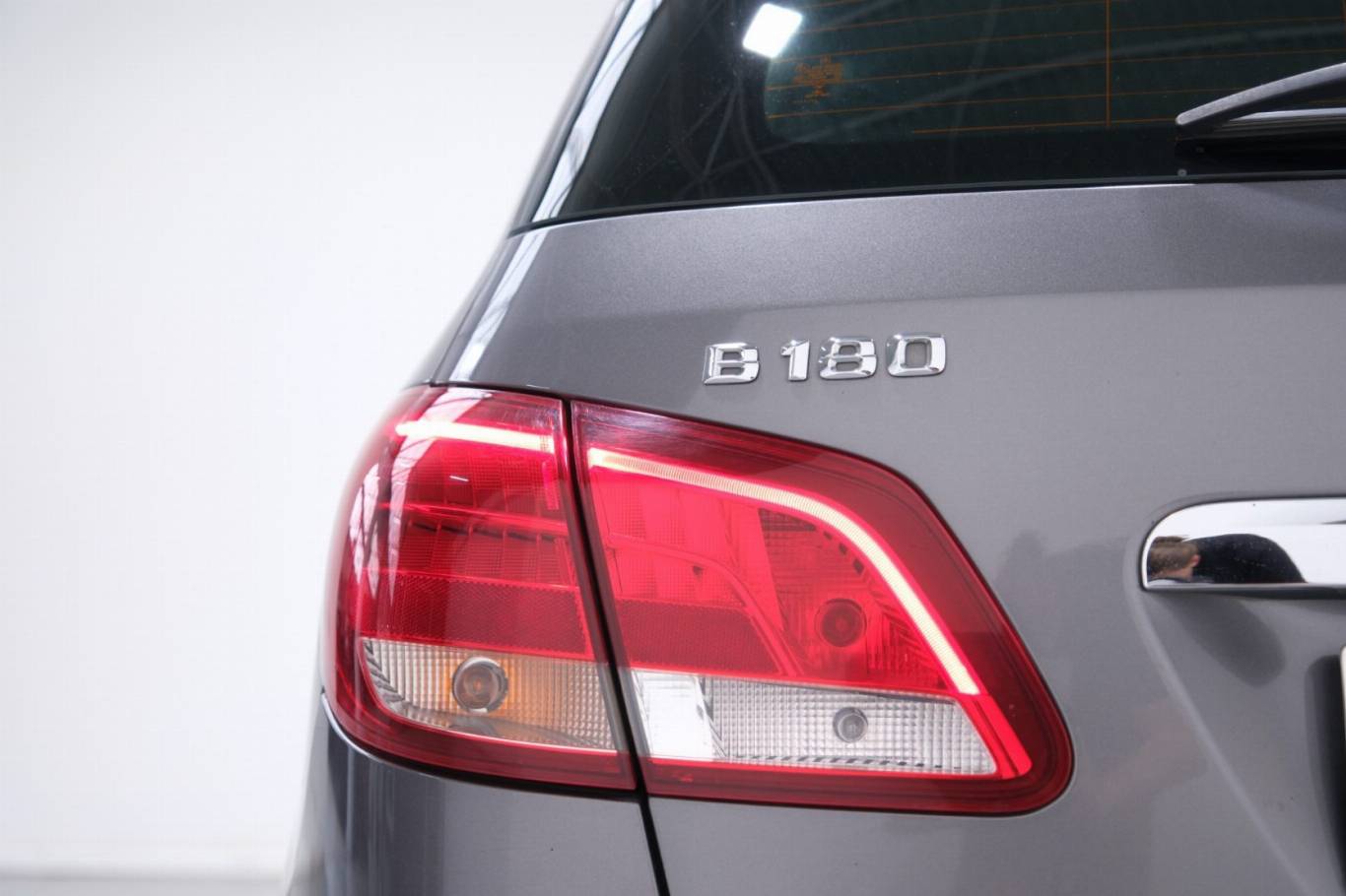 MERCEDES-BENZ B 180 39