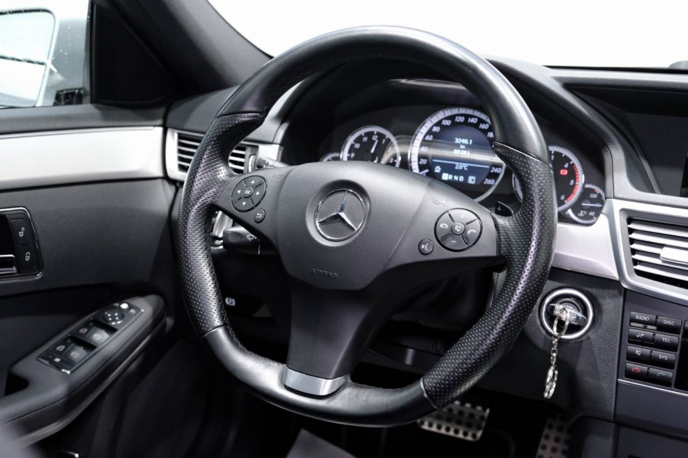 MERCEDES-BENZ E 250 49