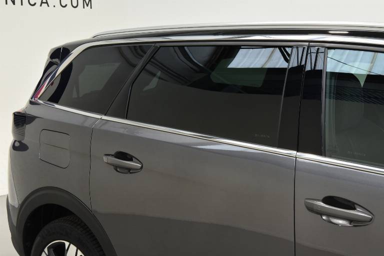 PEUGEOT 5008 64