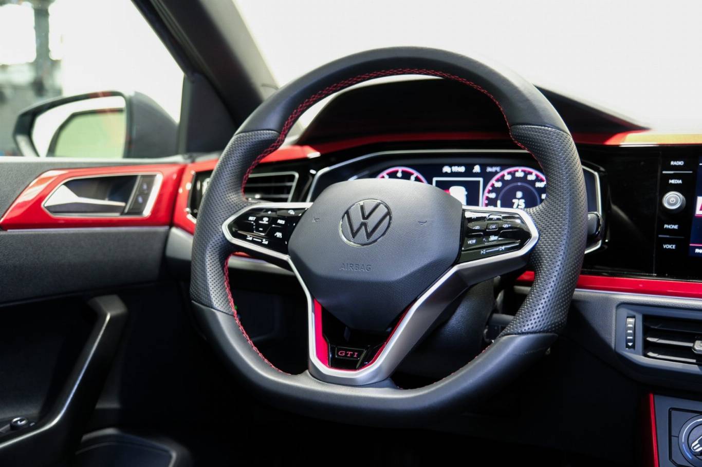 VOLKSWAGEN Polo GTI 40