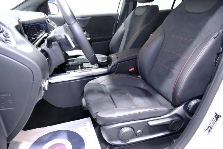 MERCEDES-BENZ GLA 18