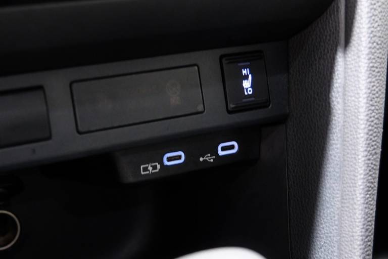 TOYOTA Yaris Cross 33