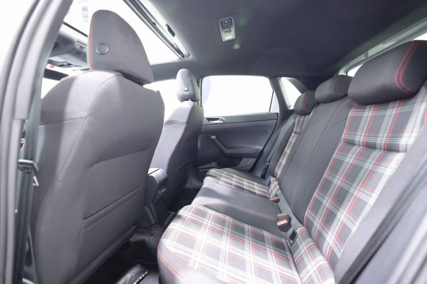 VOLKSWAGEN Polo GTI 36