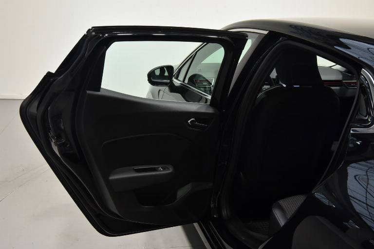 RENAULT Clio 28