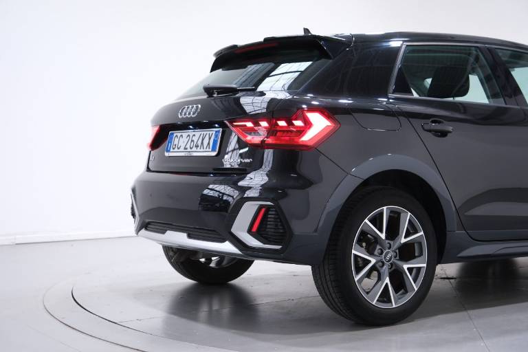 AUDI A1 12