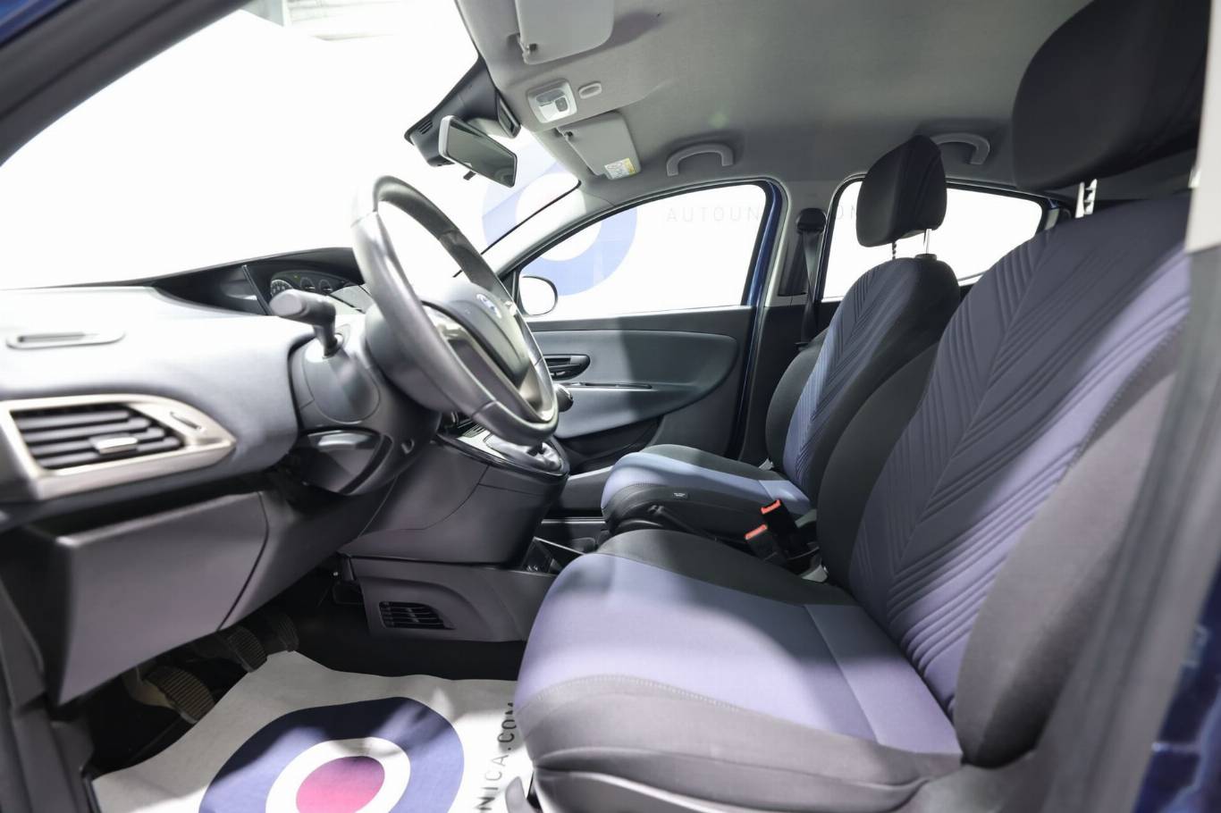 LANCIA Ypsilon 19