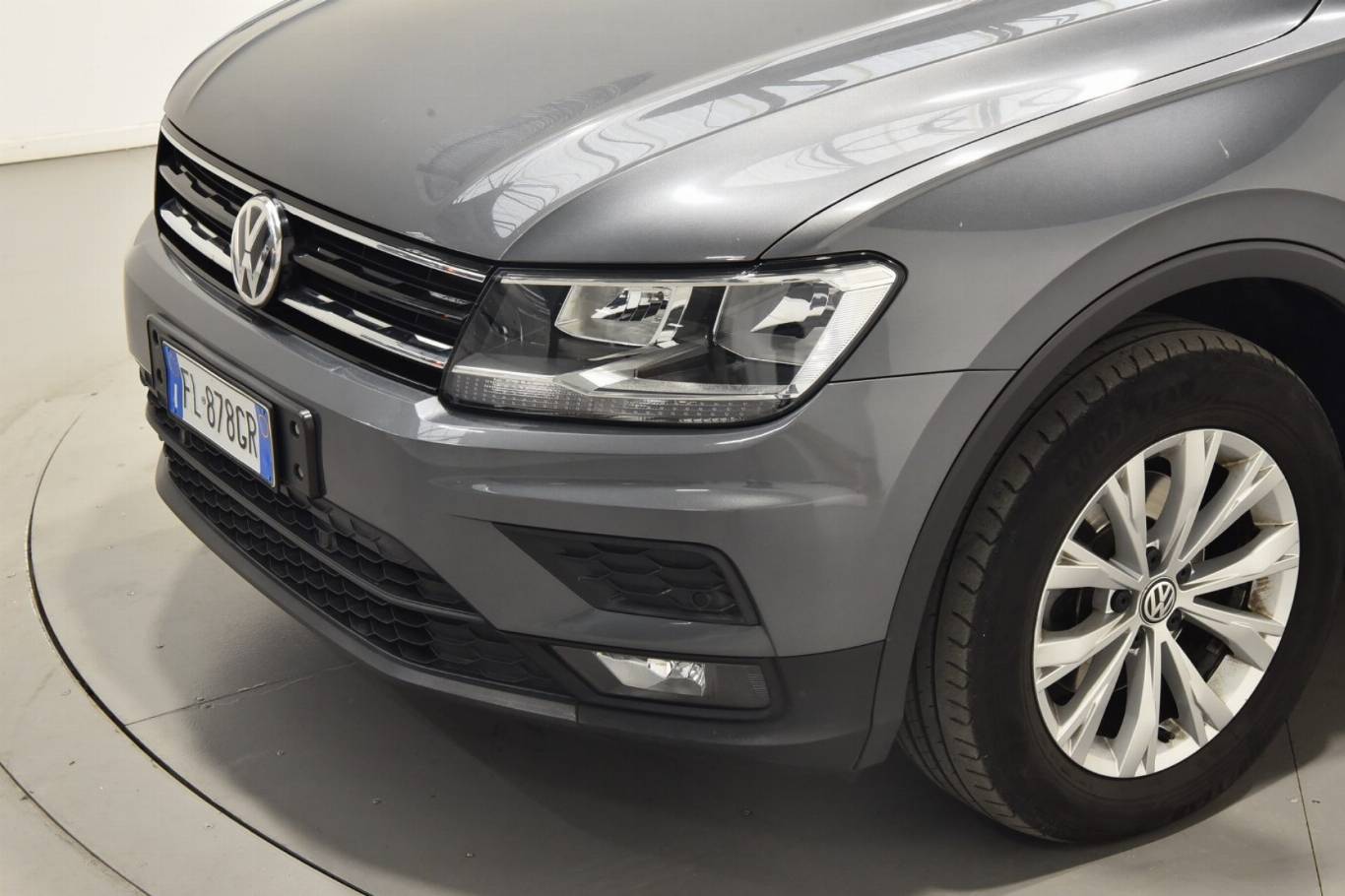 VOLKSWAGEN Tiguan 34