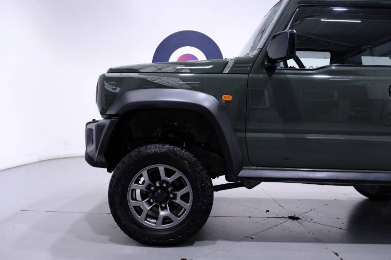 SUZUKI Jimny 16