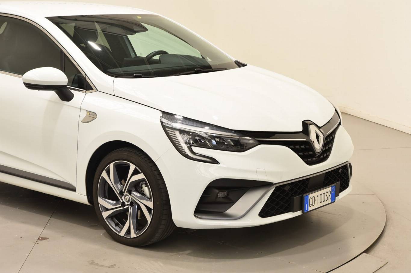 RENAULT Clio 20