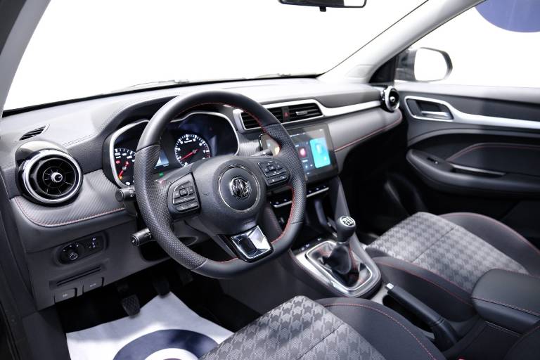 MG ZS 5