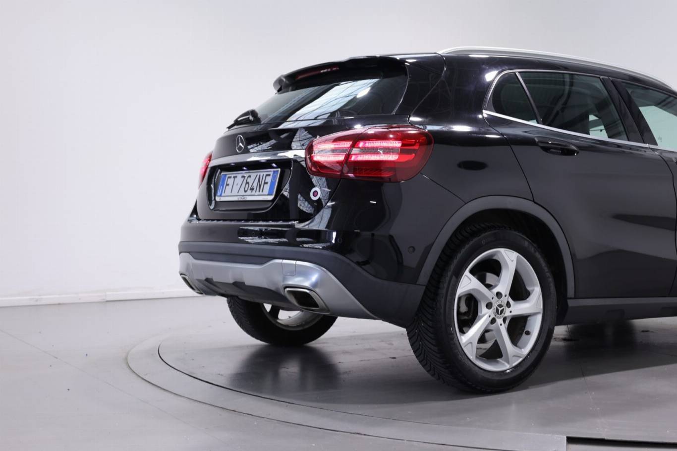 MERCEDES-BENZ GLA 200 42