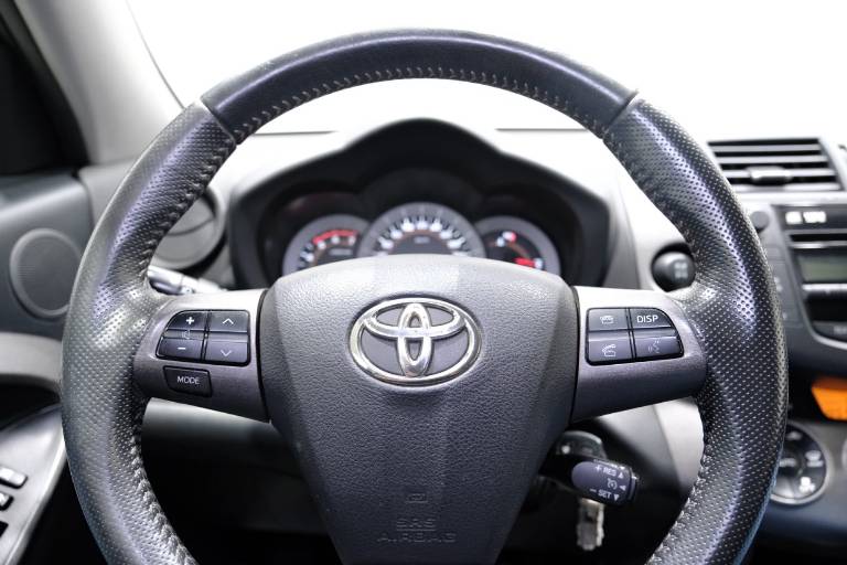 TOYOTA RAV 4 MY23 7