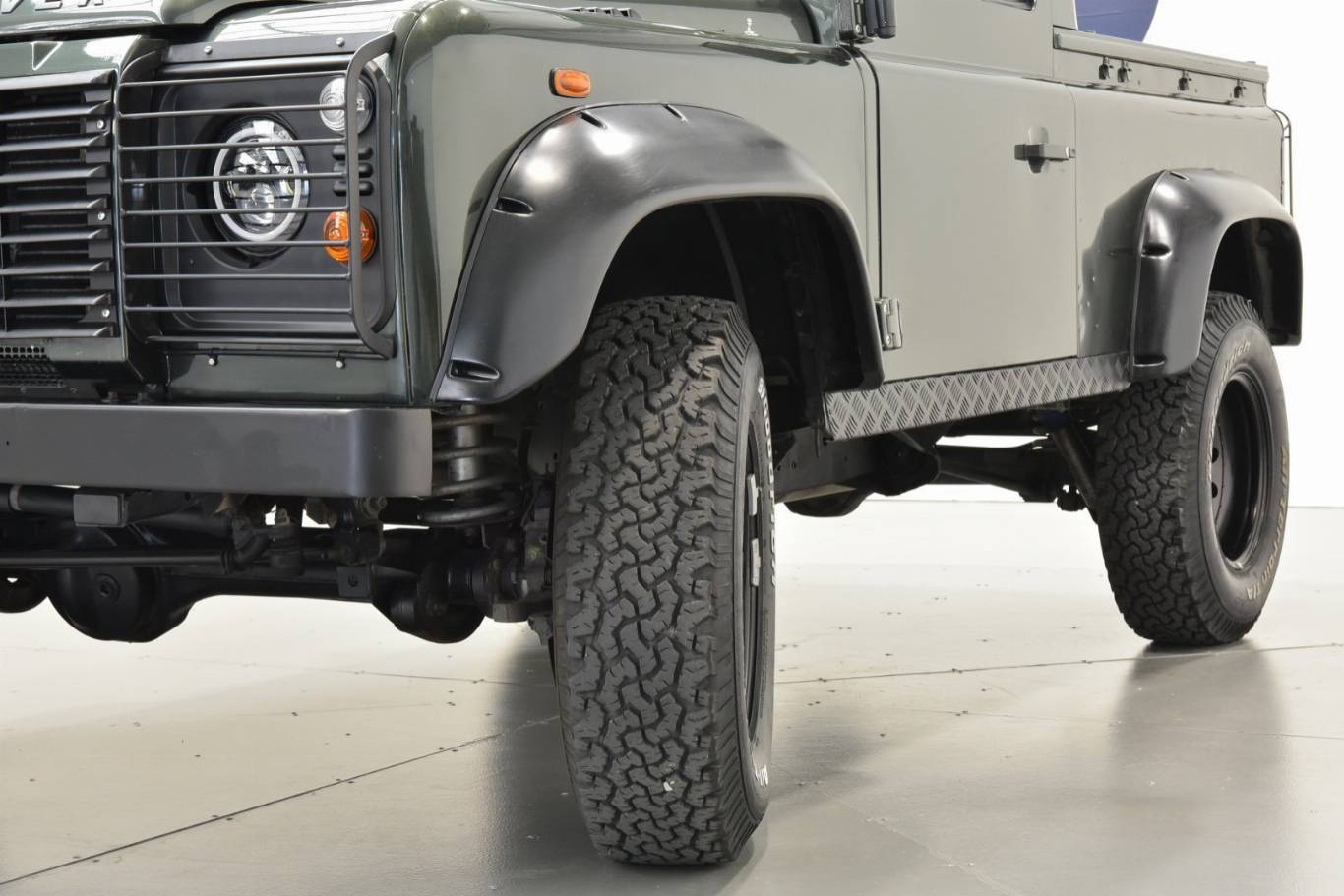 LAND ROVER Defender 31