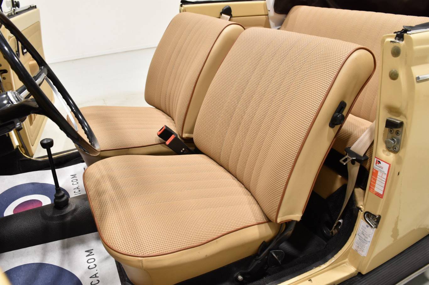 VOLKSWAGEN Maggiolino 4