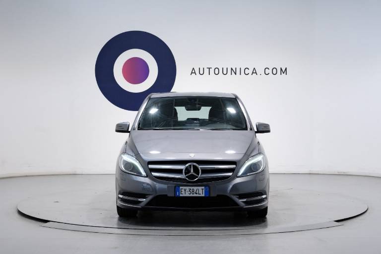 MERCEDES-BENZ B 200 2