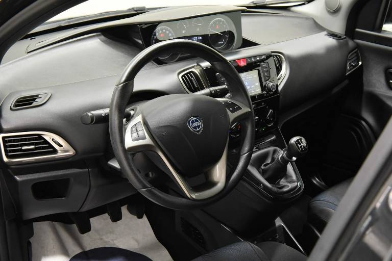LANCIA Ypsilon 3