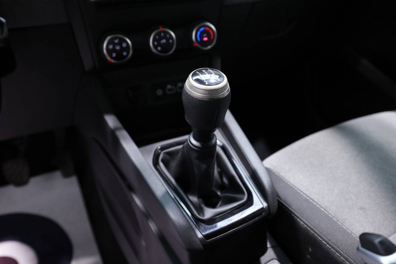 RENAULT Clio 29